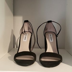 Steve madden black strap heel